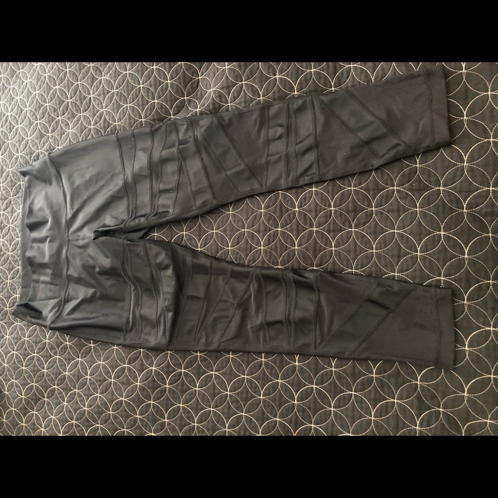 Lululemon Shine dot Tech Mesh - Picture 7 of 7
